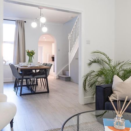 Southview Stays - Three Bedroom House 切斯特 外观 照片