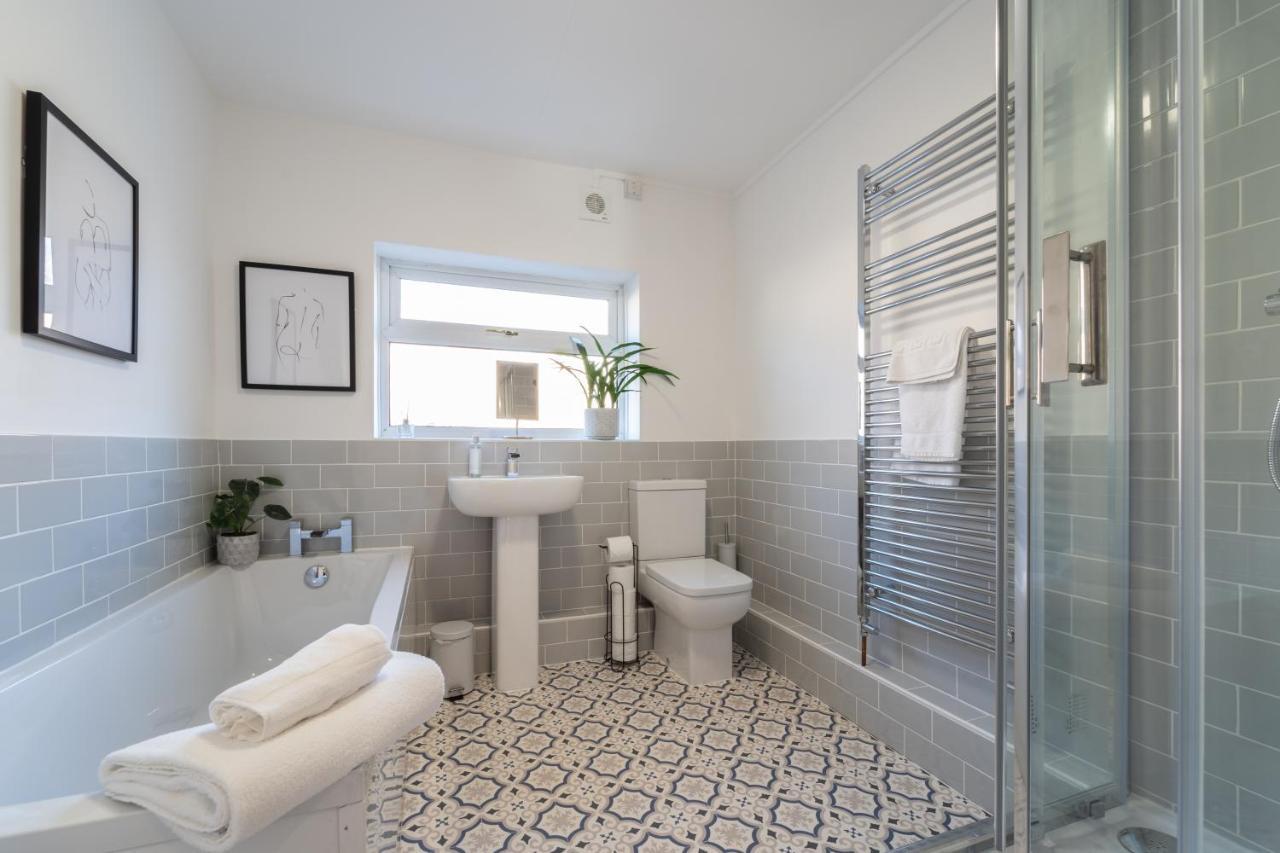 Southview Stays - Three Bedroom House 切斯特 外观 照片