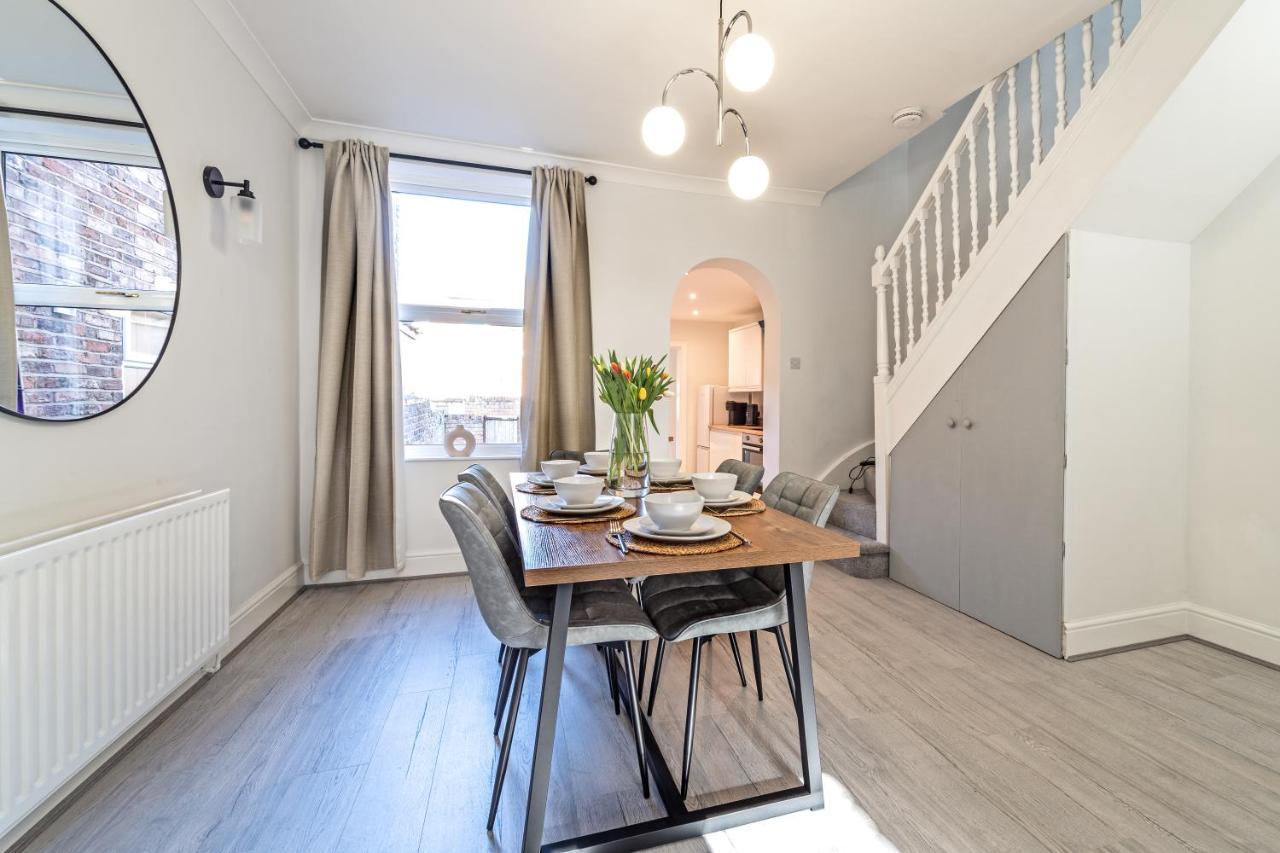 Southview Stays - Three Bedroom House 切斯特 外观 照片